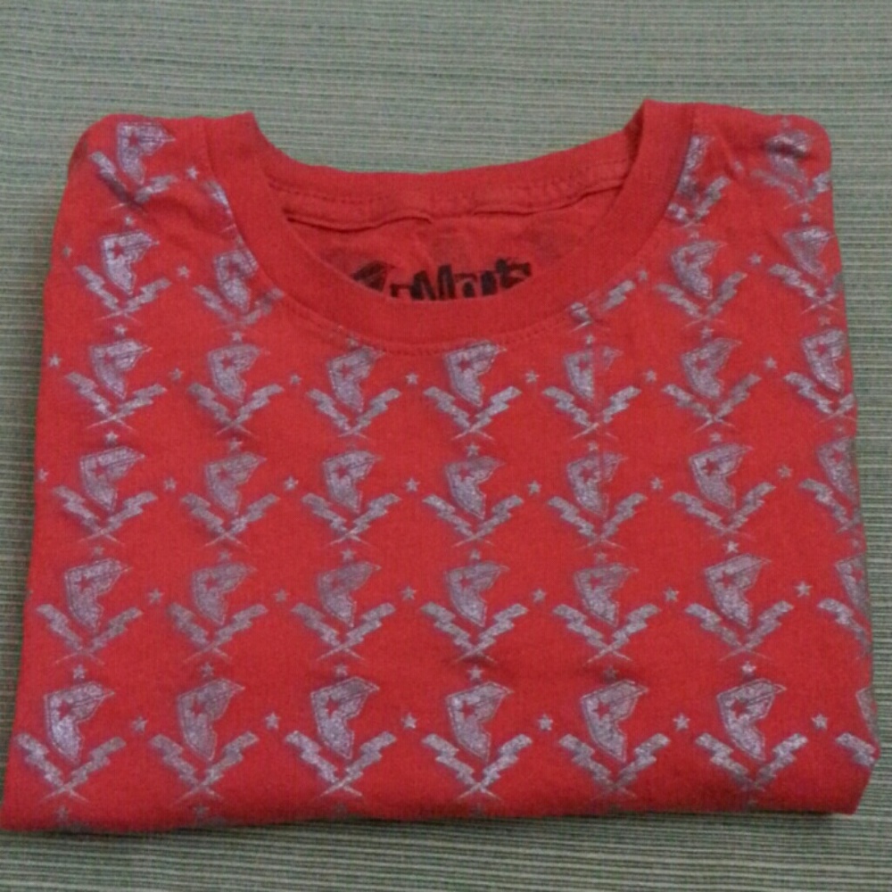FAMOUS STARS & STRAPS BEAUTIFUL TOP TEE EXCELLENT